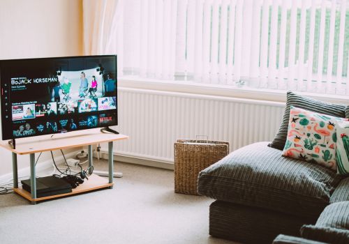 Veja essas alternativas gratuitas para assistir TV por aplicativos!