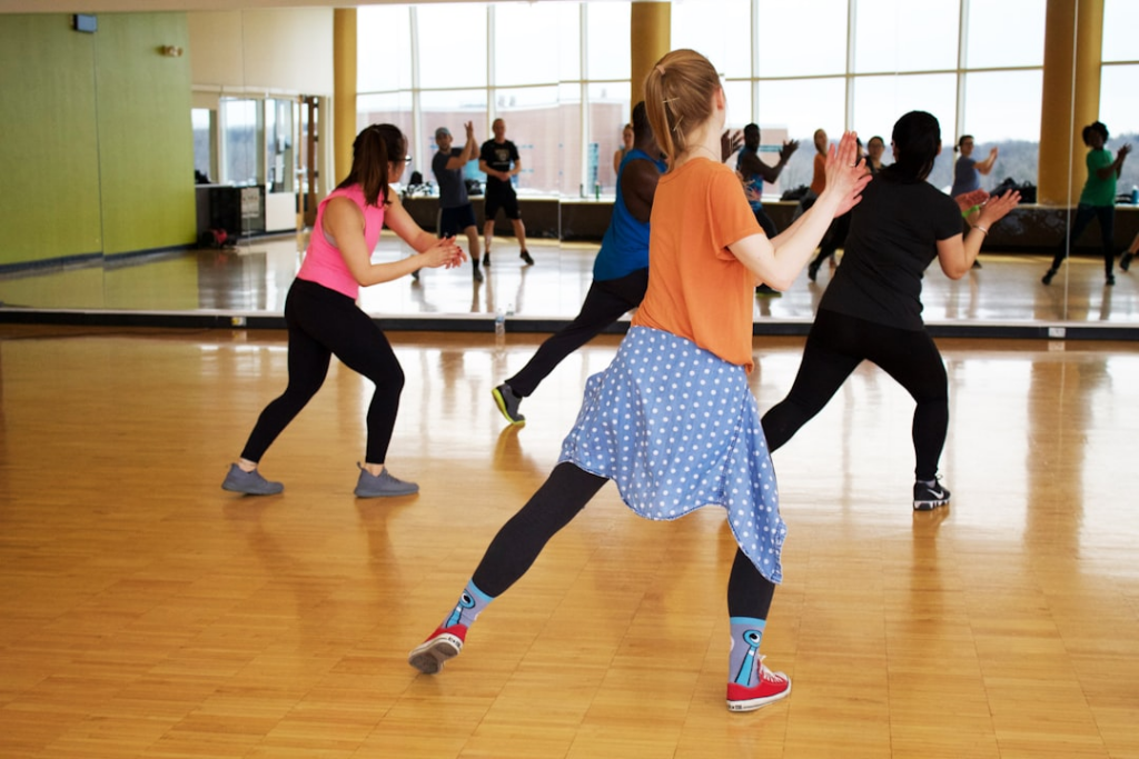Aulas de zumba em casa grátis para iniciantes e avançados
